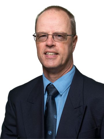 Oskar-van-Deventer-360x480